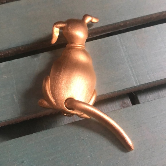 Polished gold tone dog brooch w/moving tail - Picture 3 of 5